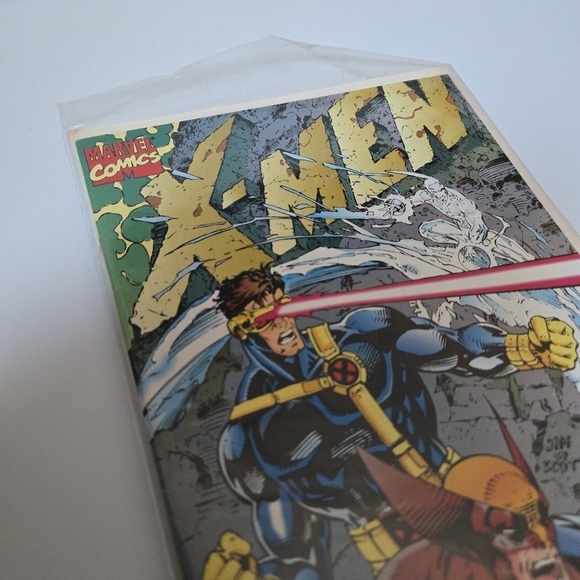 Marvel Comics X-Men Comic Book - Picture 2 of 6